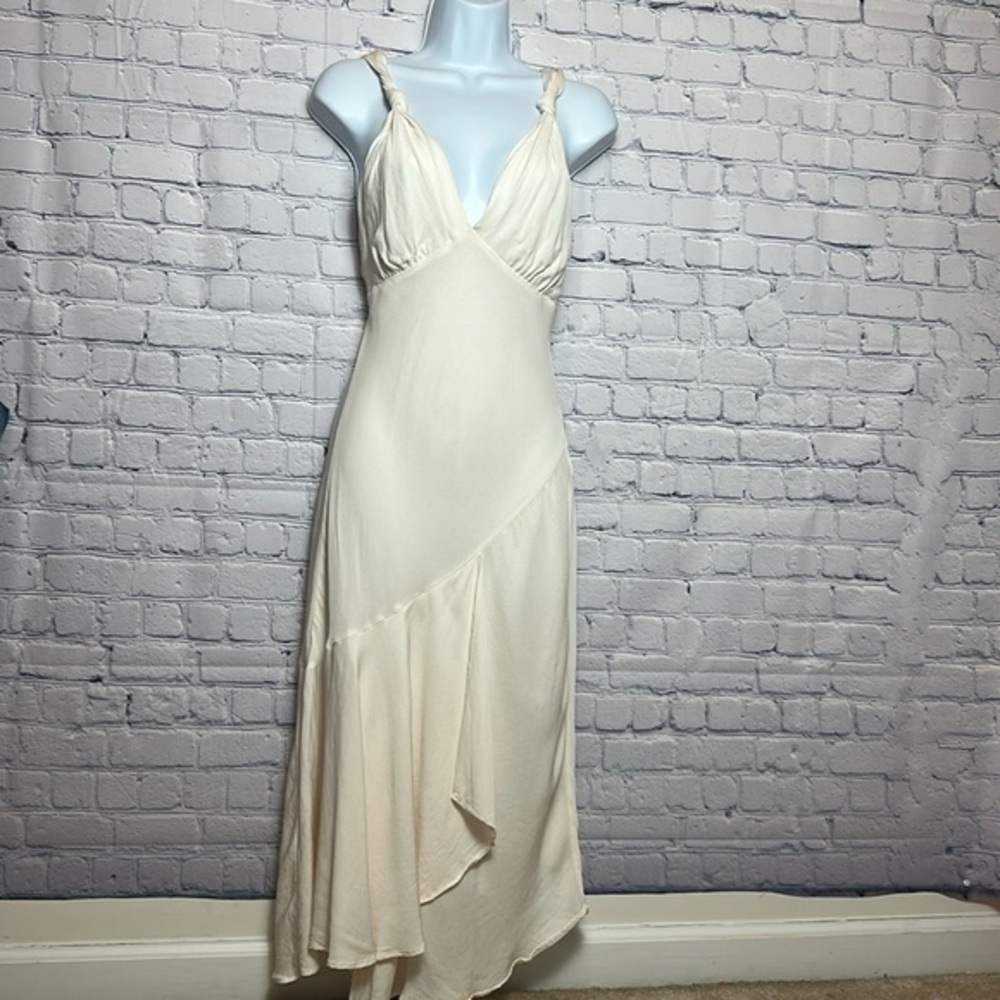 Effortlessly Chic: Zara Cream Crisscross Back A-Symmetrical Dress